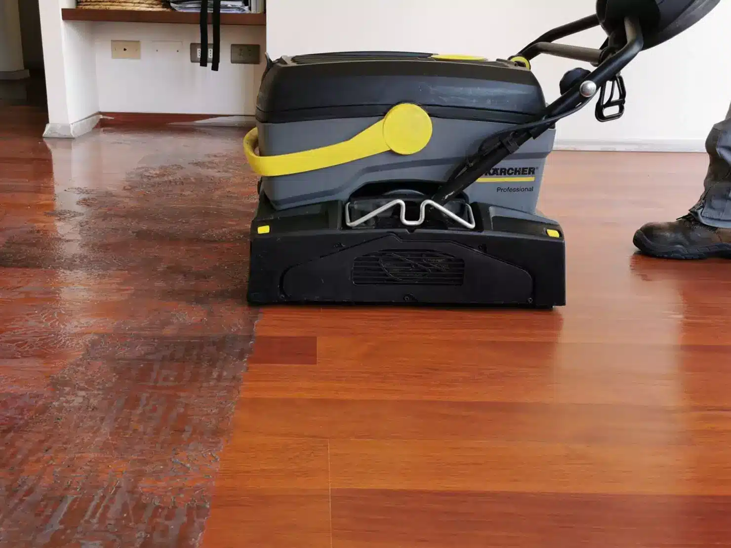 Decapado de piso flotante